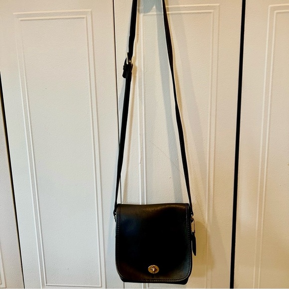 Vintage Coach Black Leather Crossbody Bag - Picture 3 of 10